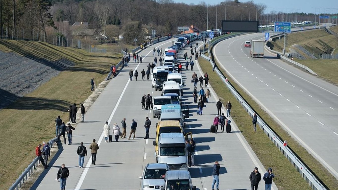 Очереди на границе Украины сегодня утром 27 апреля