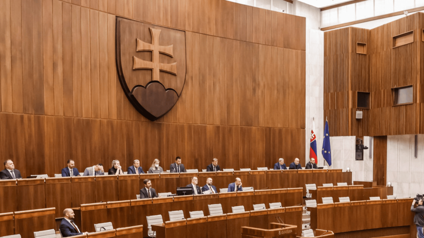 Парламент Словакии признал Голодомор геноцидом украинцев
