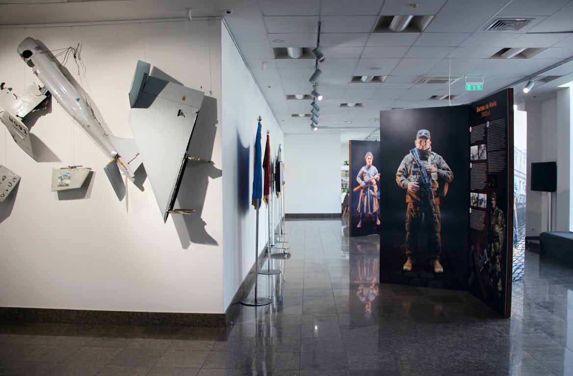 Музей історії міста Києва презентував виставку до другої річниці деокупації Київщини - фото 2