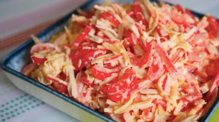 Новий салат з крабовими паличками: страва з 4 інгредієнтів - 285x160