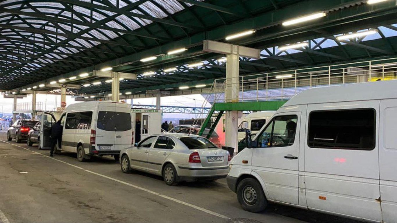 Виїзд із Одеси до Молдови обмежений: ситуація на трасах зараз