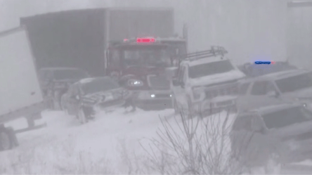 В США столкнулись более 100 авто — травмированы люди - 285x160