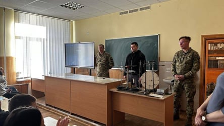 Уволили со школы до истечения срока отсрочки: она не сработает - 285x160