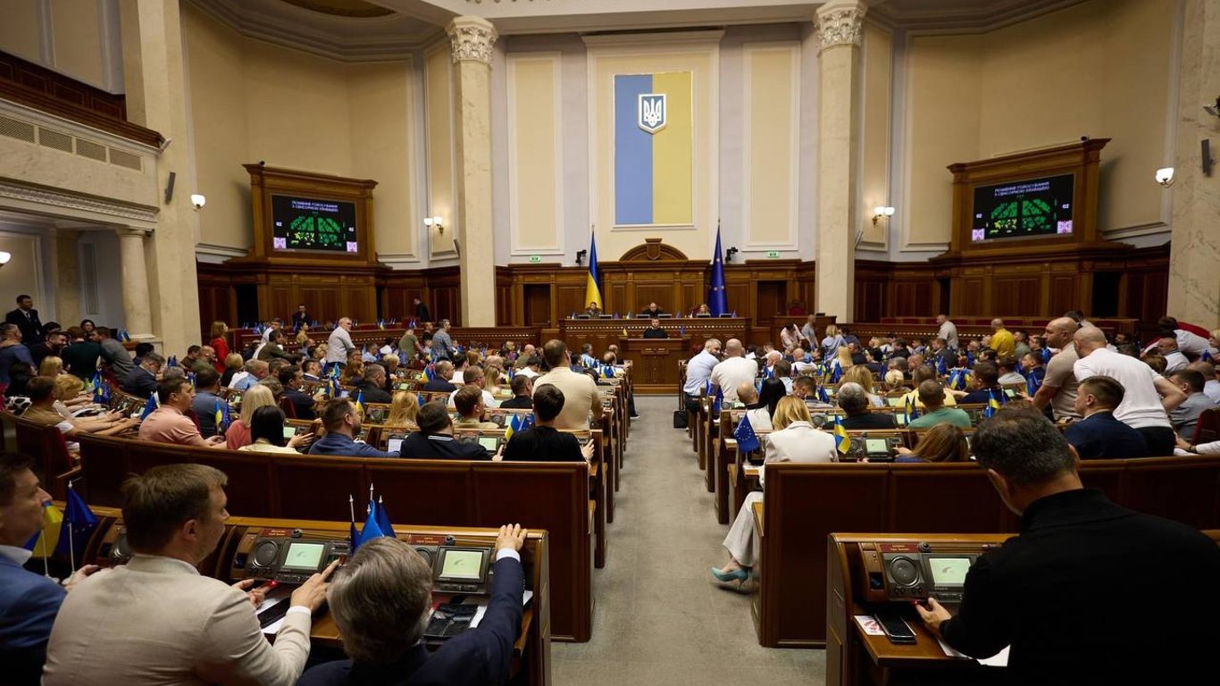 Верховна Рада виключила депутатів Гунька і Торохтія із фракції "Слуга народу"