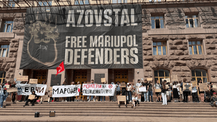 Киевляне вышли на митинг против повышения цен на проезд: фоторепортаж - 285x160