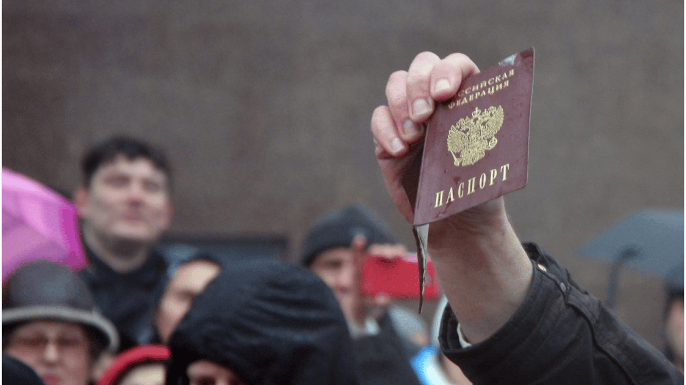 Росія вдалася до погроз та ультиматумів заради паспортизації українців на Херсонщині, — Генштаб