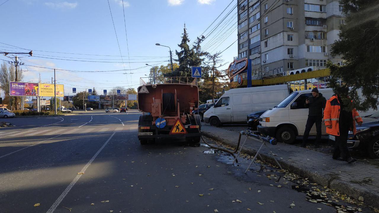 У Одесі розпочали підвезення питної води — перелік адрес - фото 1