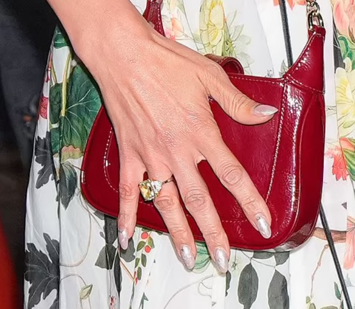 дженнфіер лопес обручка