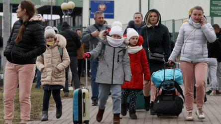 Біженці з України — які країни приймають українців у 2024 році та на яких умовах - 285x160