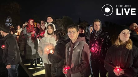Во Львове состоялось тихое шествие в честь Дня Достоинства и Свободы — фоторепортаж - 285x160
