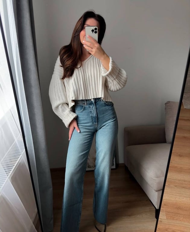 Вузькі джинси мають доречний вигляд в будь-яку погоду