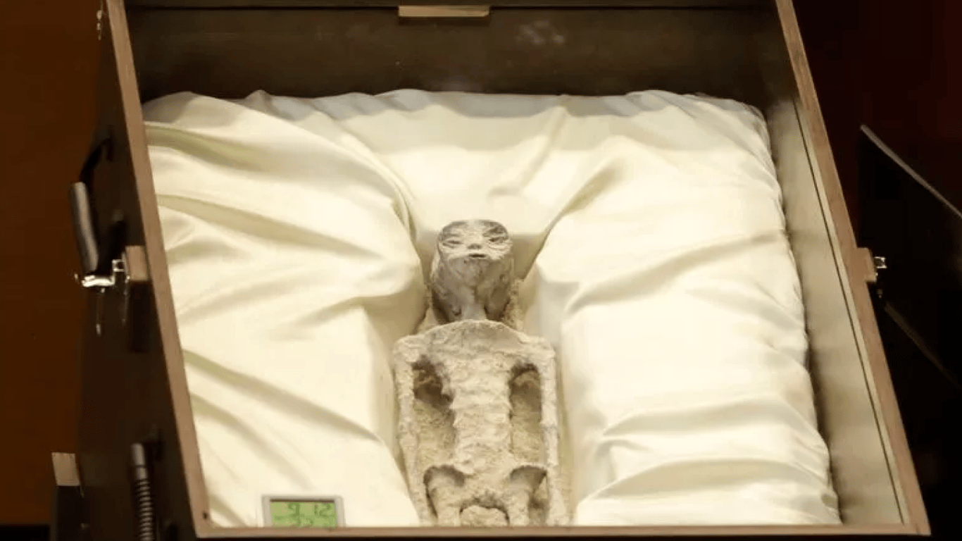 В Мексику доставили мумии с тремя пальцами, возрастом не менее 1000 лет