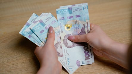 В Україні по-новому оплачуватимуть працю деяких педагогів — що зміниться - 285x160