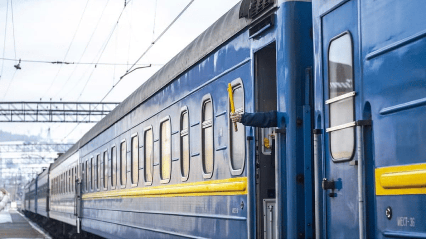 Укрзалізниця готується до Великодня: на яких напрямках призначили додаткові поїзди