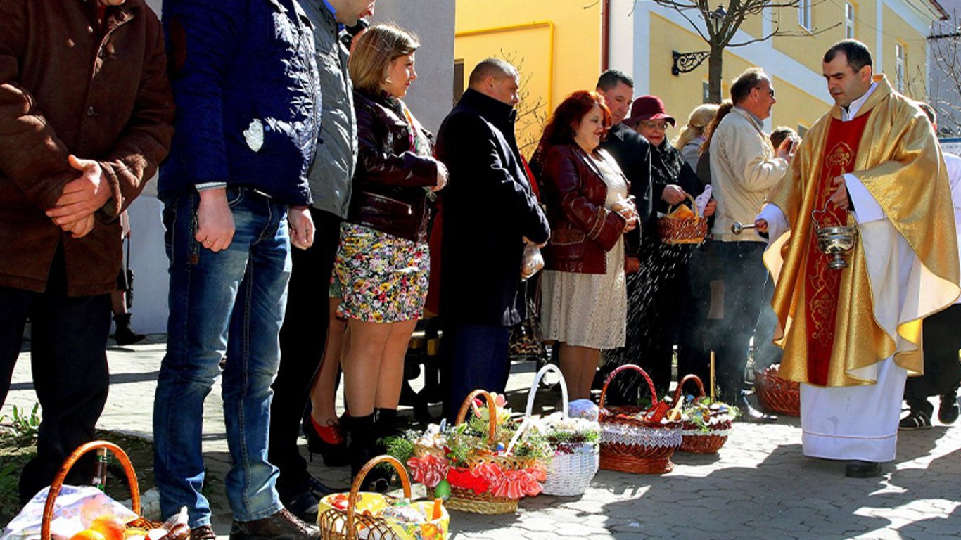 СБУ закликає українців не відвідувати масові зібрання напередодні Великодня