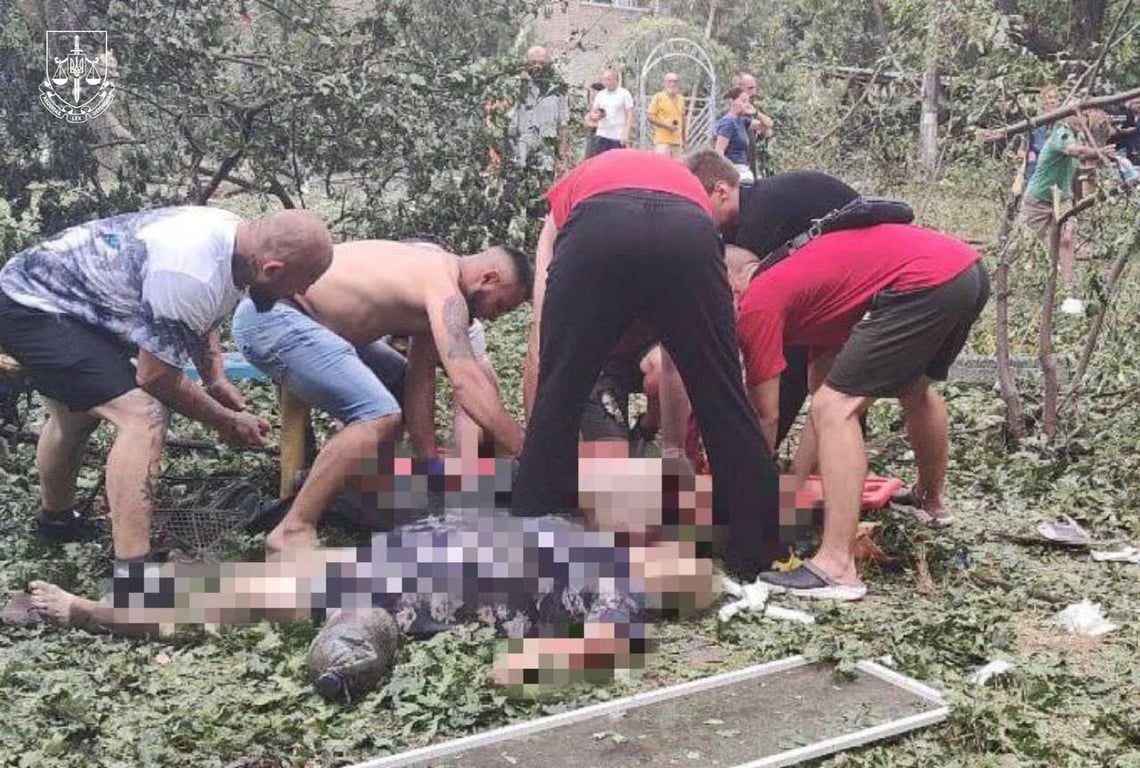 Постраждалі внаслідок удару по Миколаєву. Фото: Офіс Генпрокурора