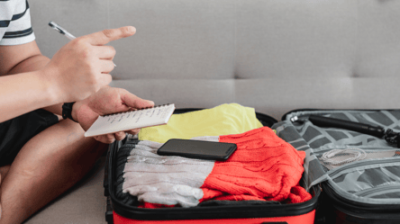 Как легко собрать чемодан — эксперт показала новый метод - 285x160