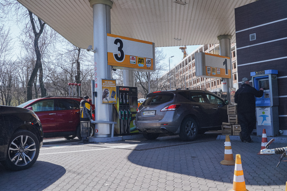 Скільки коштує бензин, газ та дизель 18 червня