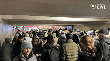 Длинные очереди в метро — как живут киевляне после закрытия станций - 285x160