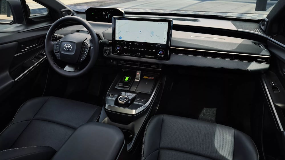 Інтер'єр електромобіля Toyota bZ 2026 року.