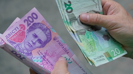 Людям з інвалідністю I-ІІІ груп виплатять по 2 000 грн: умови - 290x160