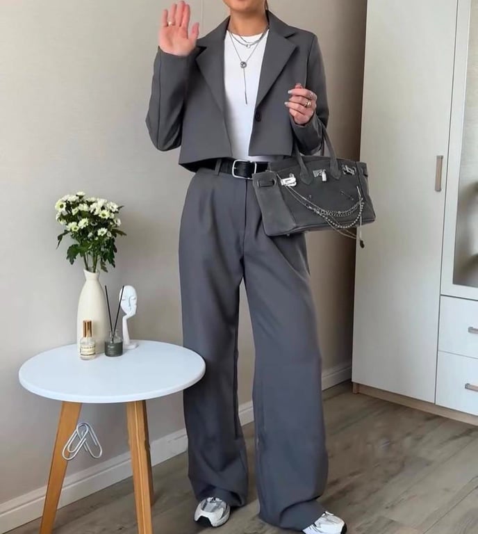 Костюм підійде до будь-якої події