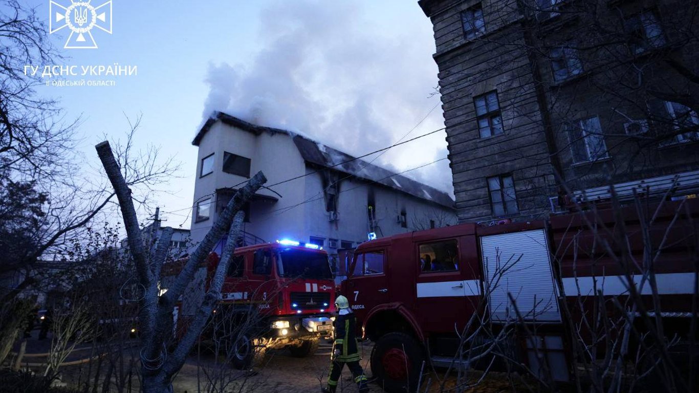 В Одессе горела мини гостиница: есть пострадавшие