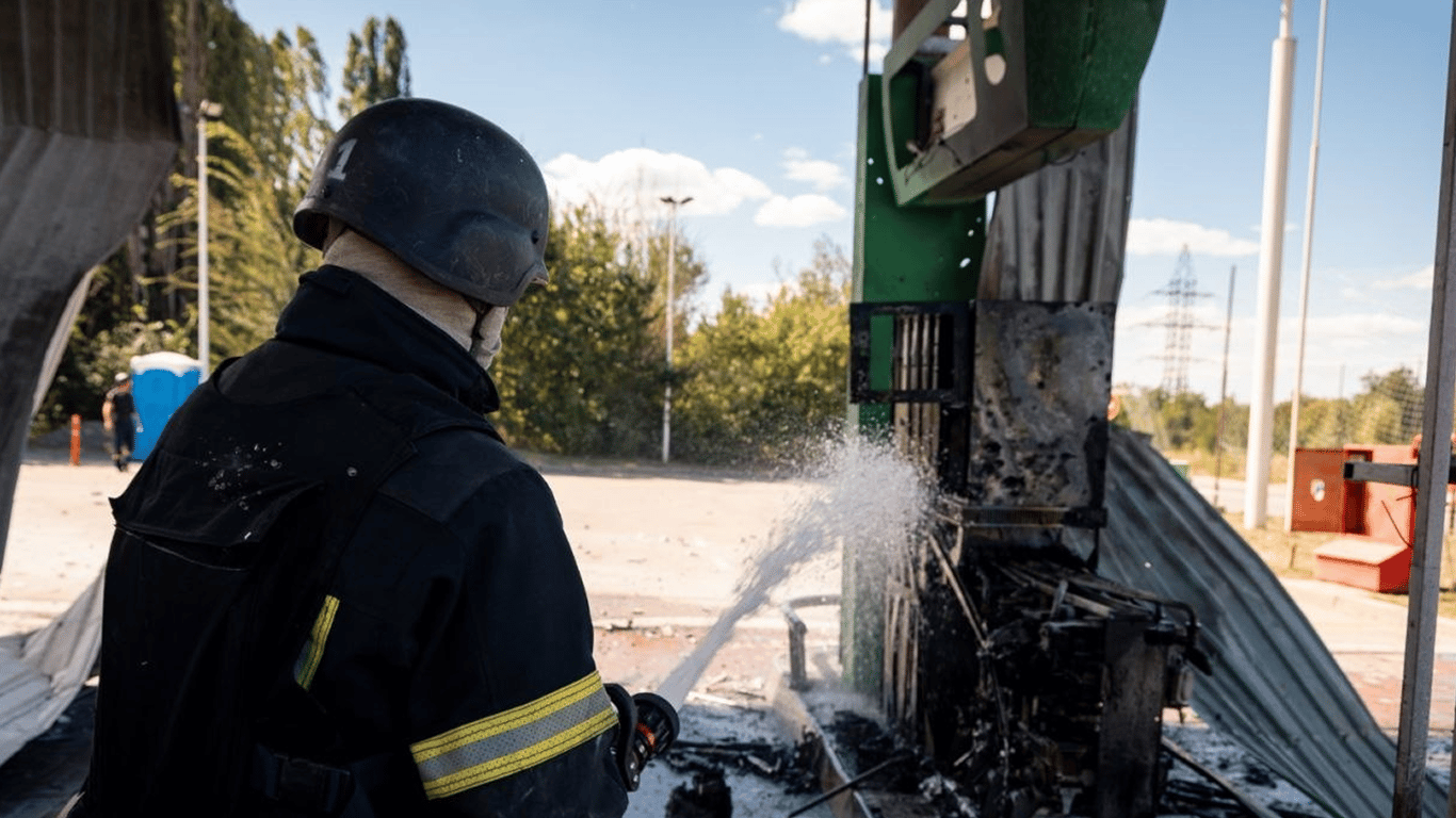 РФ вдарила по АЗС у Харкові: є загиблий і постраждалі