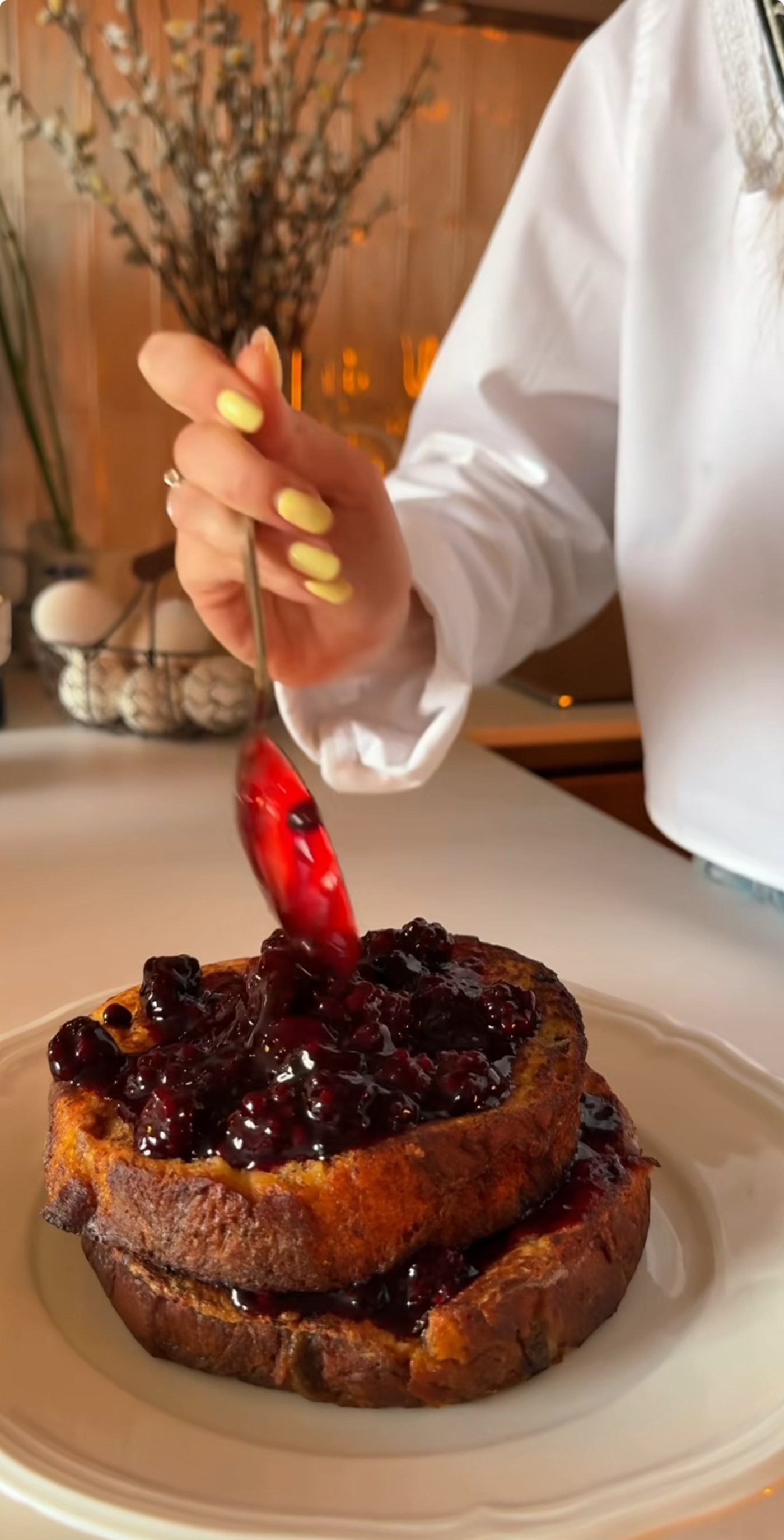 Потапці з ягідним соусом від переможниці МастерШеф