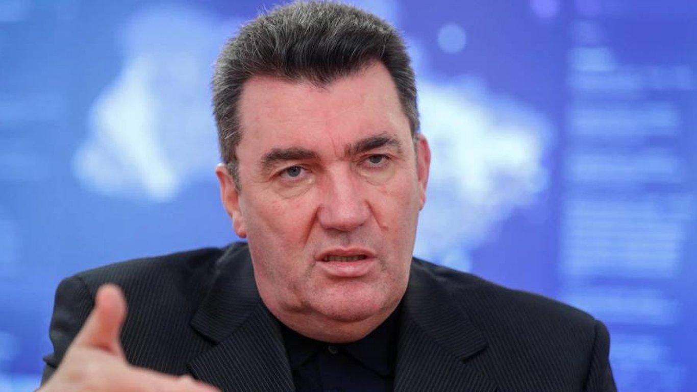 Данилов рассказал, почему экономика Украины полностью не перейдет на "военные рельсы"