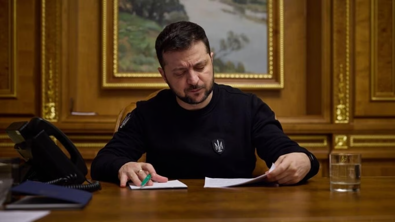 Зеленський звільнив командувача Сил підтримки ЗСУ