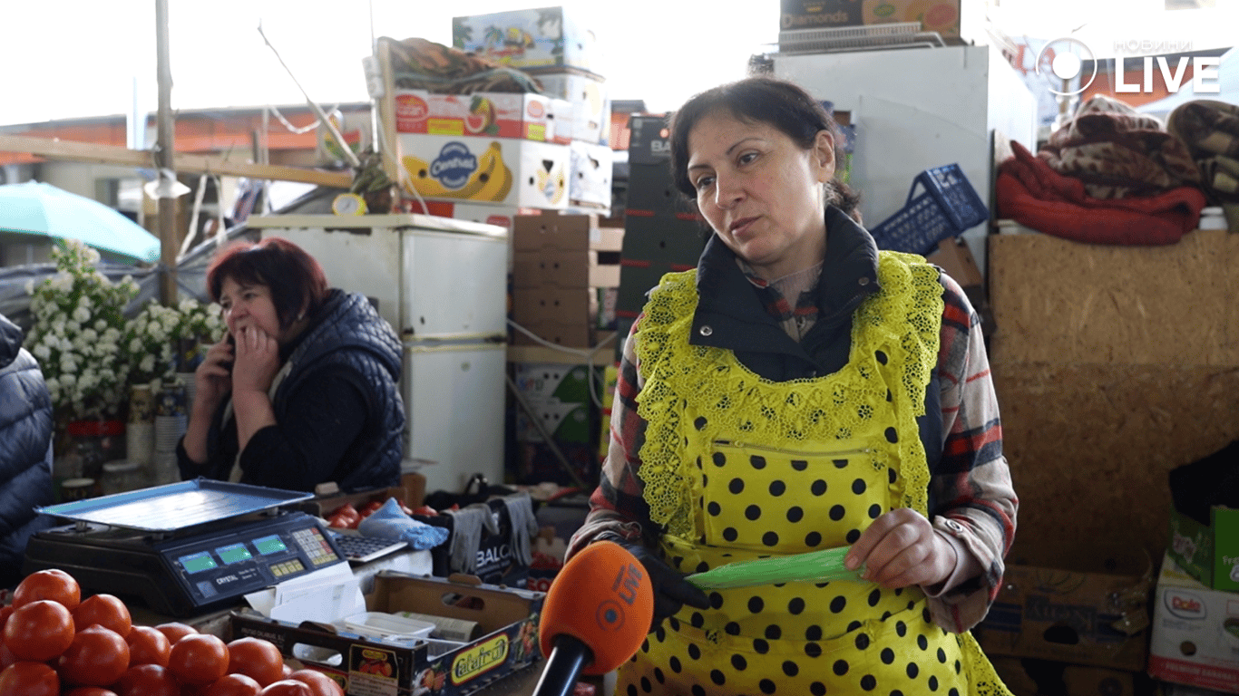 Продавчиня Наталя про свій товар 