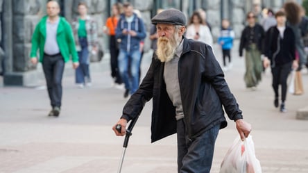 Гроші від міжнародних фондів: чи позбавлять пенсії через виплати - 290x160