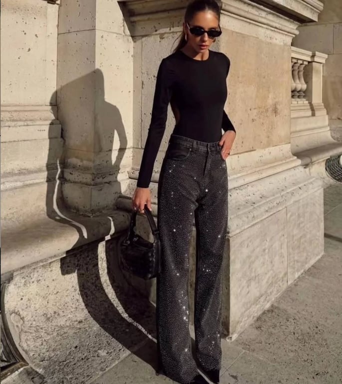 Джинси з декором мають недоречний вигляд