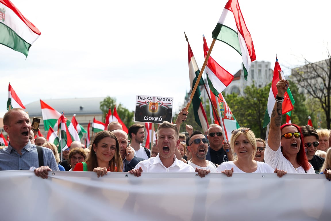 Масові протести угорців у Будапешті