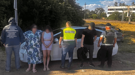 До кордону під ковдрою та з іграшками: на Одещині затримали жінку - 290x166