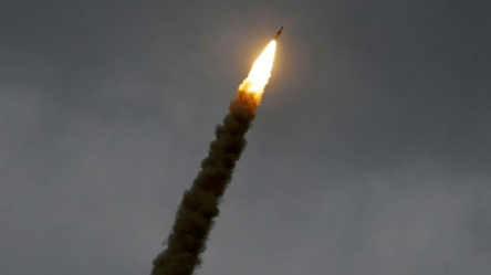 Повітряні сили оголосили ракетну небезпеку в трьох областях — шириться тривога - 285x160