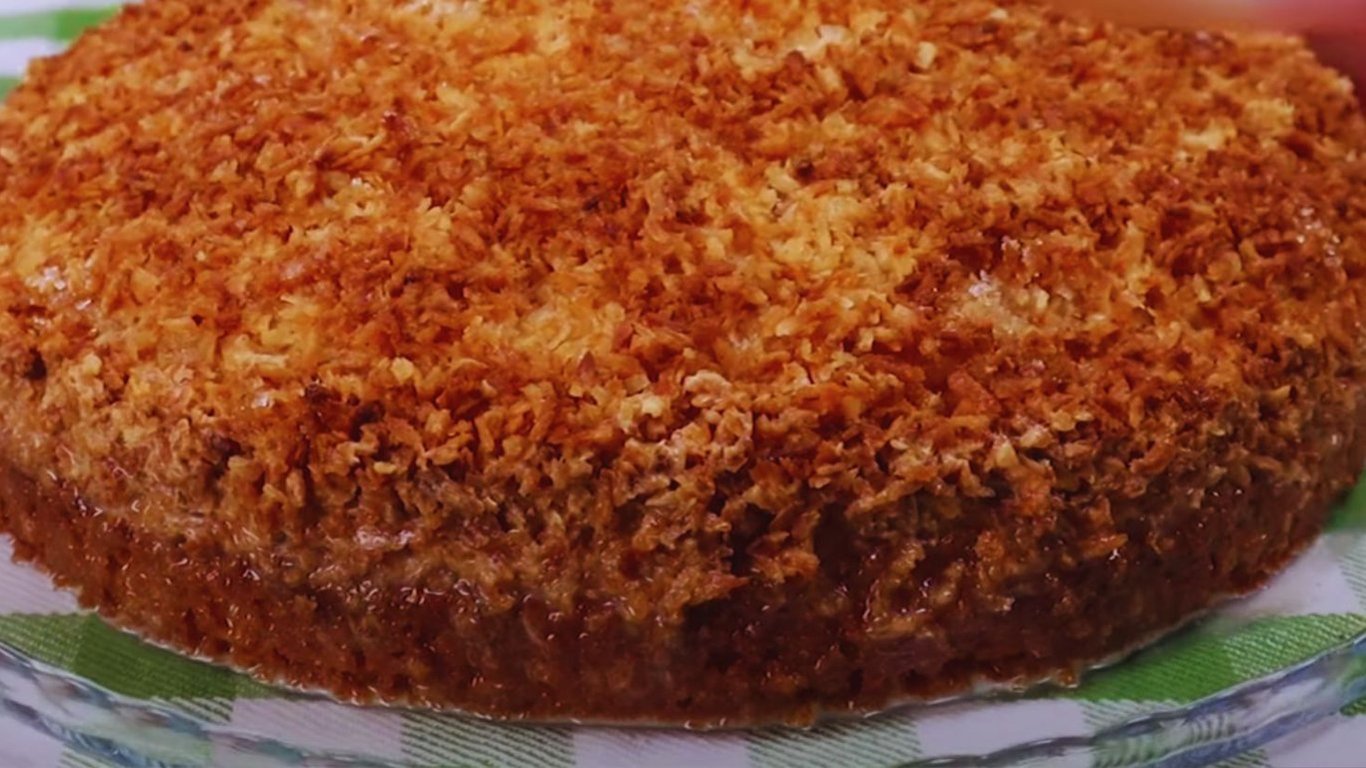 Смачний торт з кокосовою стружкою — відео рецепт