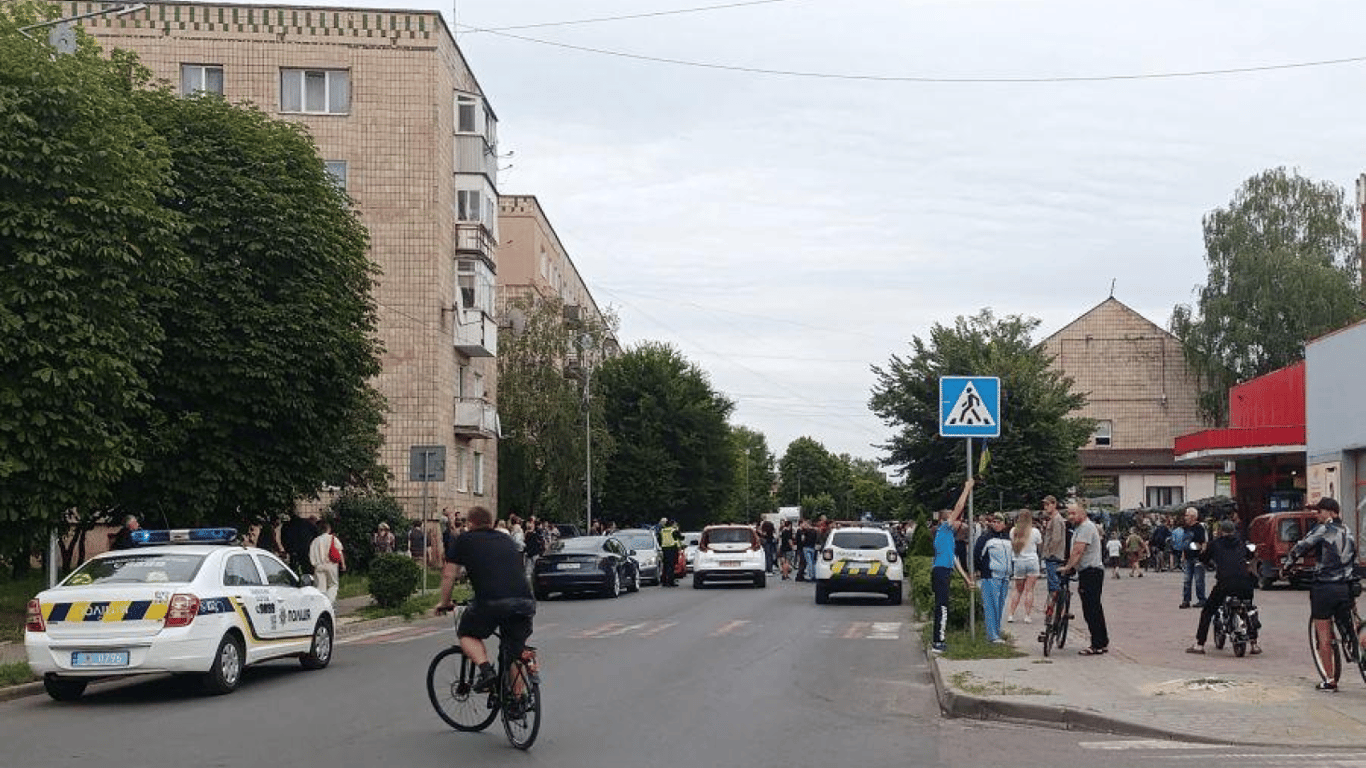 У Ковелі під час мітингу жінка закликала підпалити будівлю ТЦК — що вирішив суд