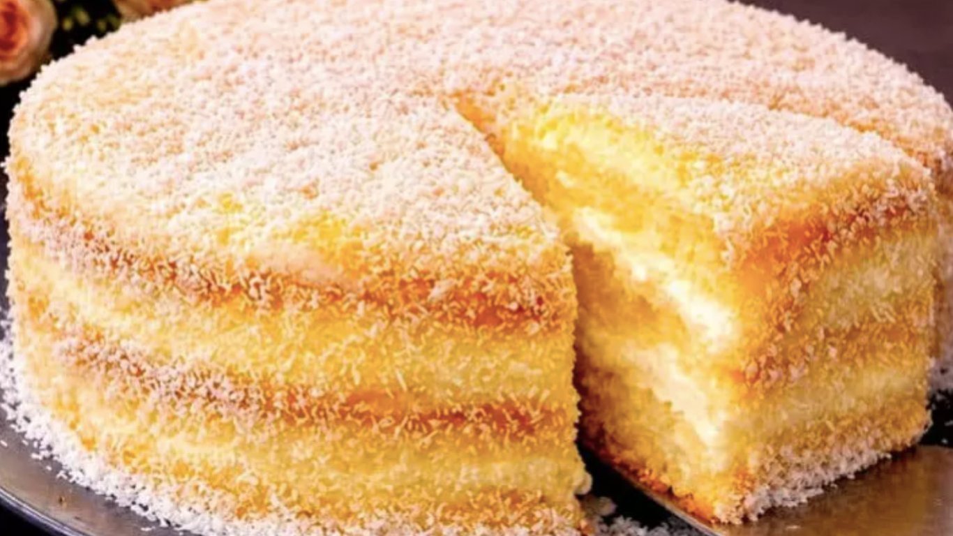 Торт Рафаэлло на кефире без весов и миксера: сочный без пропитки