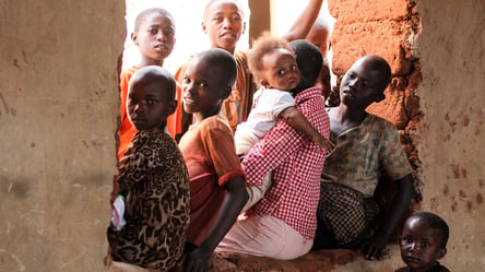 Неизвестная болезнь убила десятки детей в Африке: что об этом известно - 285x160