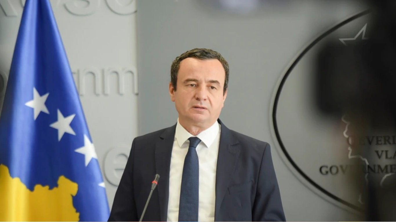 Власти Косово призвали миссию НАТО разобрать баррикады сербов