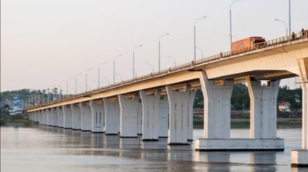 Окупанти хочуть побудувати понтонну переправу замість Антонівського моста у Херсоні - 285x160