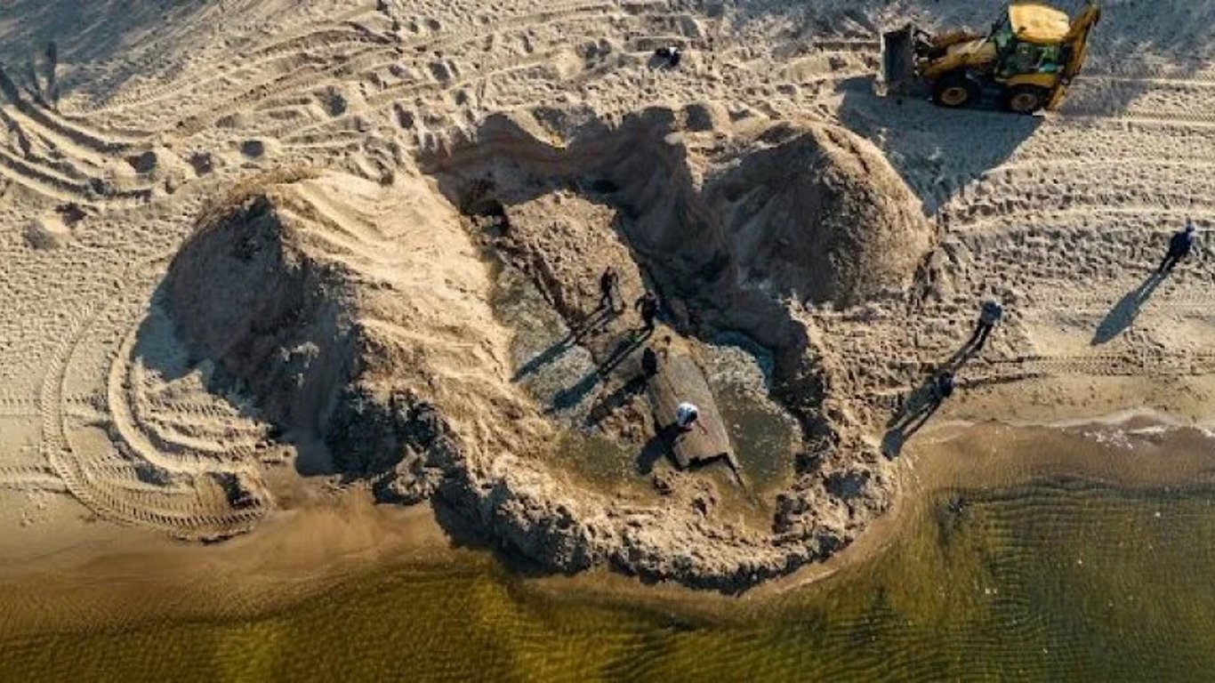 На Латвийском пляже обнаружили следы древнего кораблекрушения