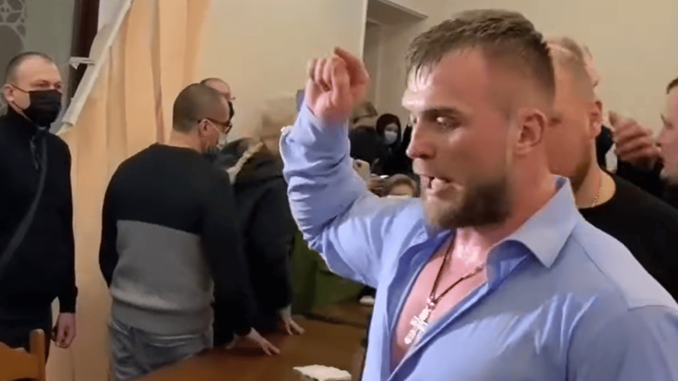 Нардеп Дмитрук вибачився за бійку в Одеській міській раді