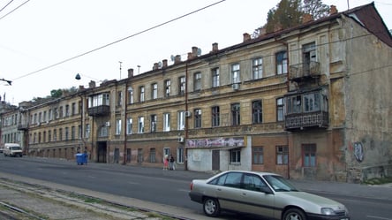 Может рухнуть: в Одессе отселят жильцов аварийного дома на спуске Маринеско - 285x160