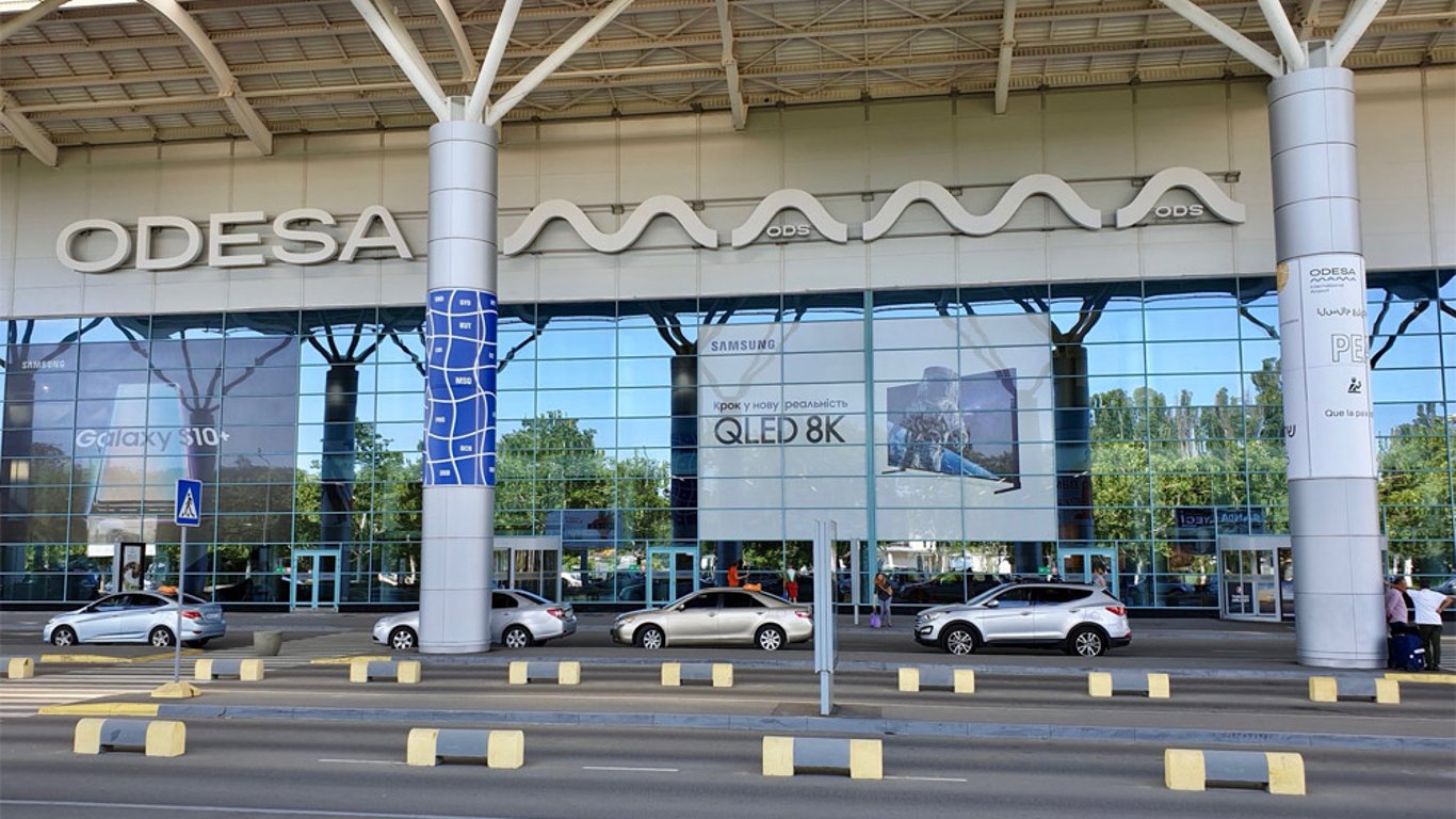 З 1 жовтня в аеропорту Одеси запрацювали нові правила паркування