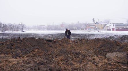 Кулеба показал последствия субботних обстрелов Киевщины: фото с места событий - 285x160