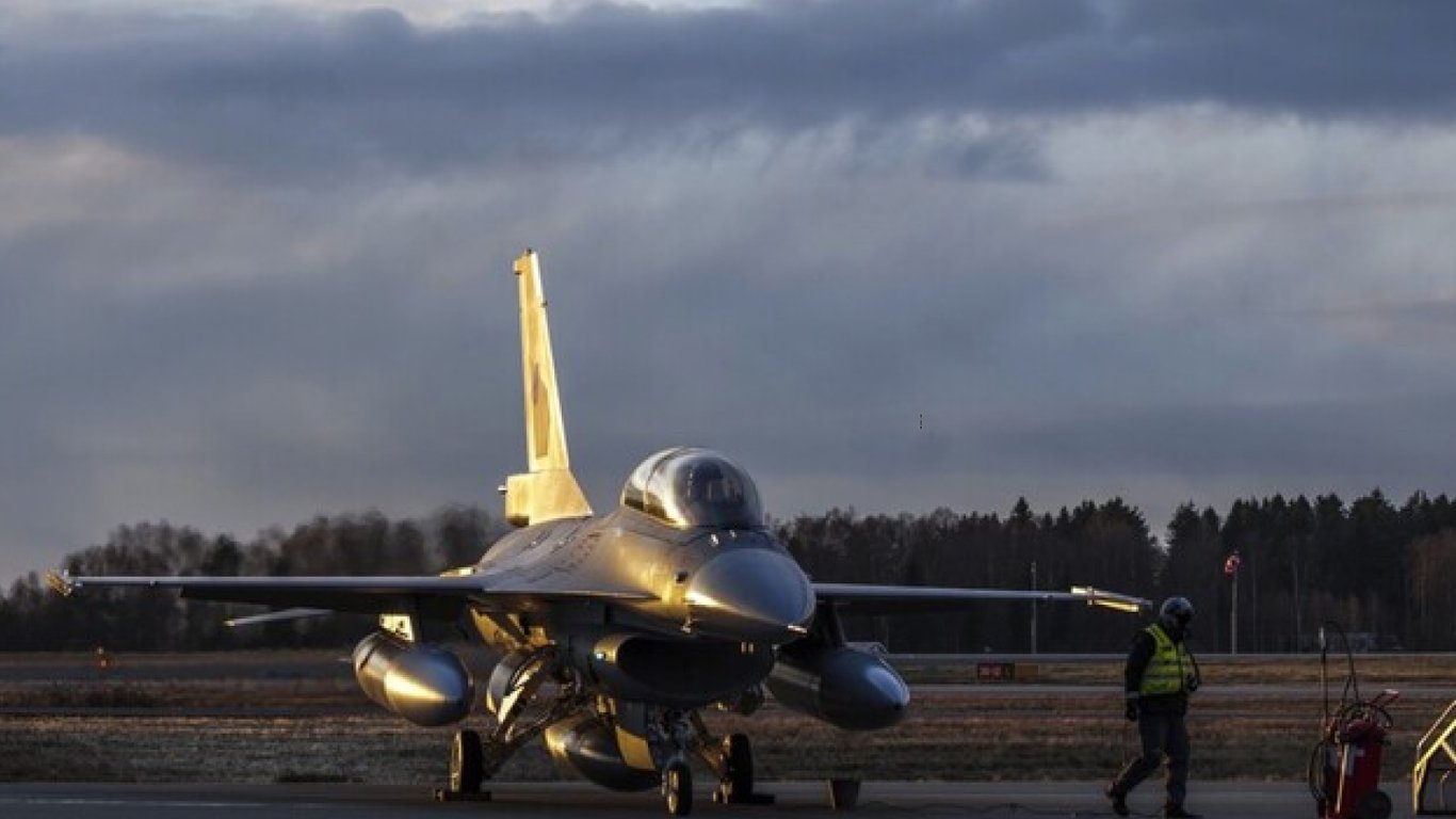 У Південній Кореї розбився винищувач F-16 — що трапилось