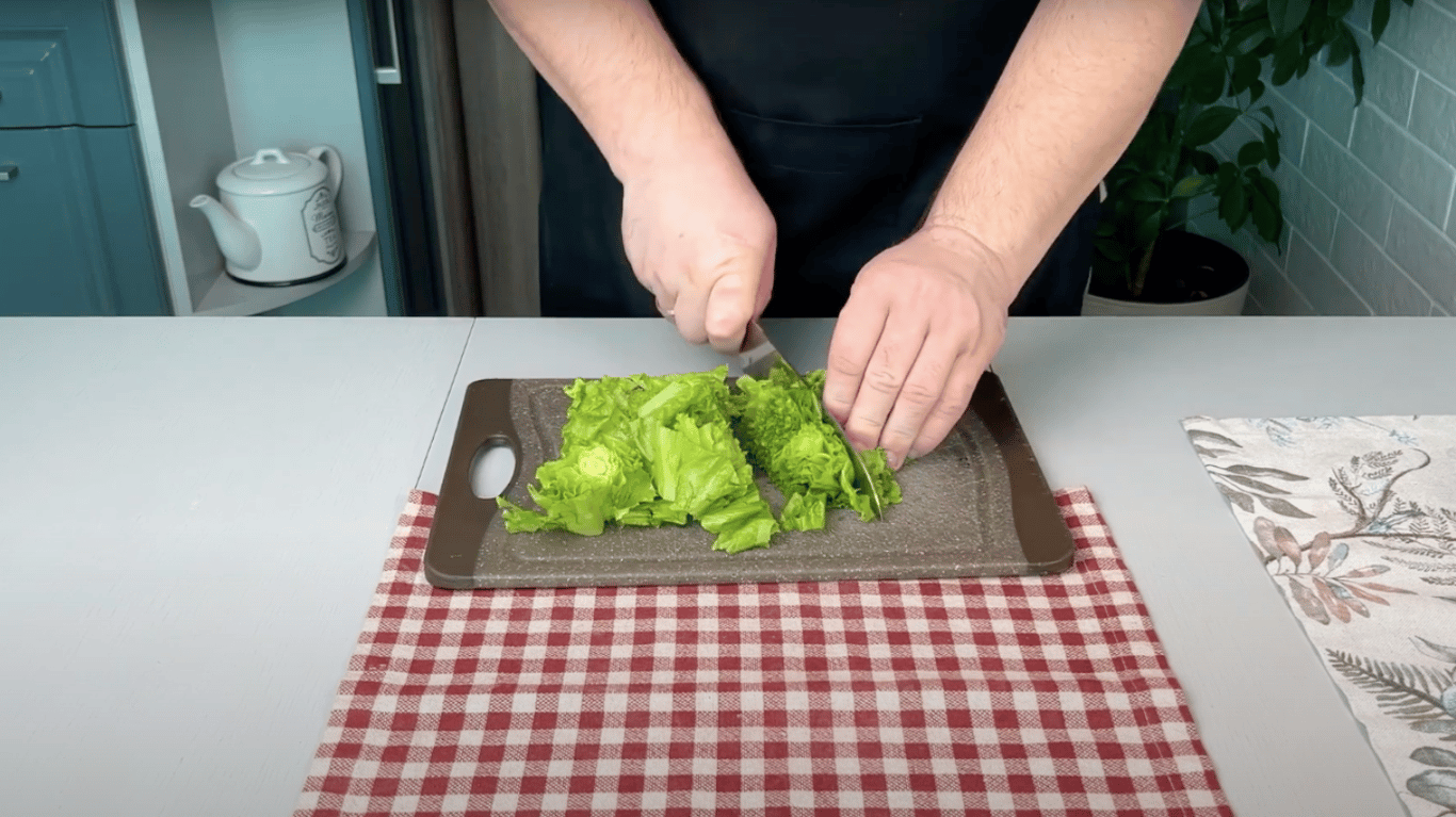 смачний салат з тунцем